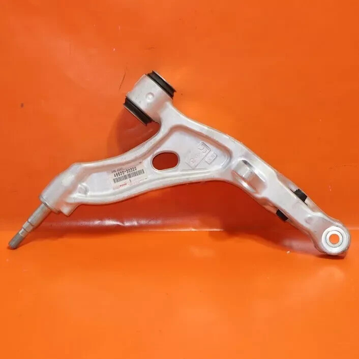 TOYOTA Genuine OEM Arm assy, front suspension, lower RH for RC350