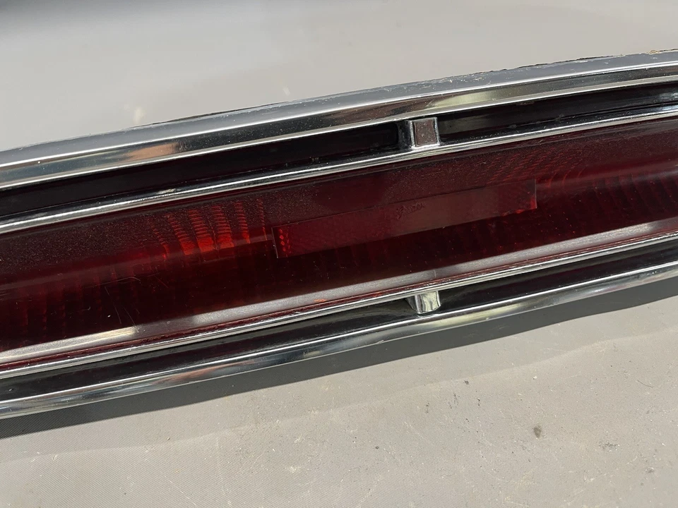 Oldsmobile Starfire Jetstar 1964 maletero luz trasera luz trasera derecha OEM Foto 3 de 4