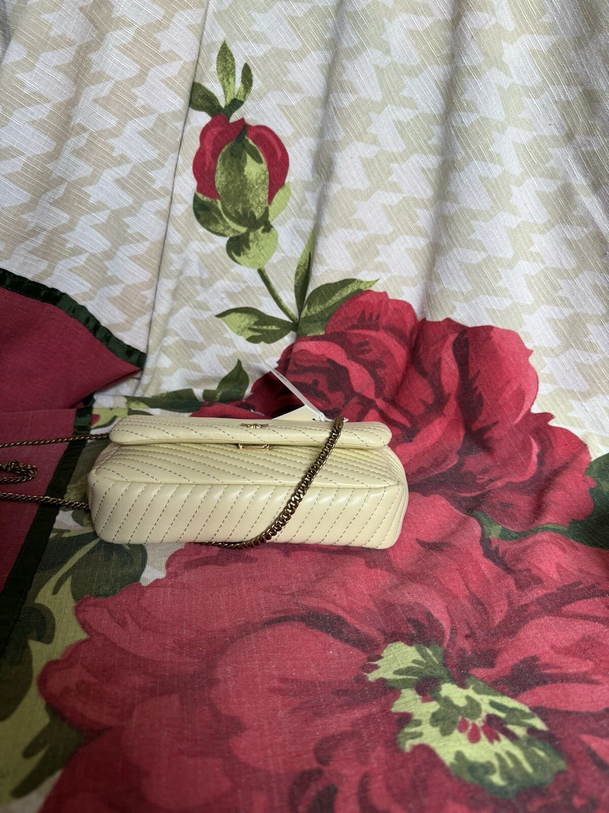 Borsa a tracolla Tory Burch Kira Moto Quilt Mini Flap in pelle con vortice di limone $358