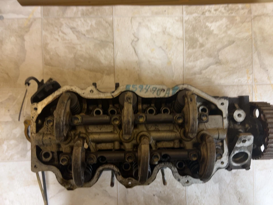 Culata izquierda Nissan Pathfinder 1997 Infiniti QX4 SOHC Foto 4 de 4