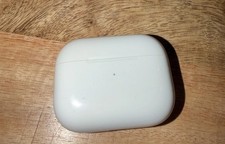 Apple AirPods Pro 2nd Generation A3048 USB-C MagSafe Case Serial