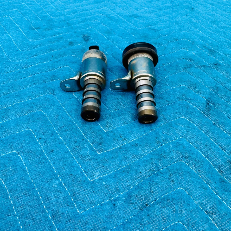 Ford Focus ST 2.0 VVT 2015-2018 válvula variable distribución solenoides admisión y escape Foto 2 de 4