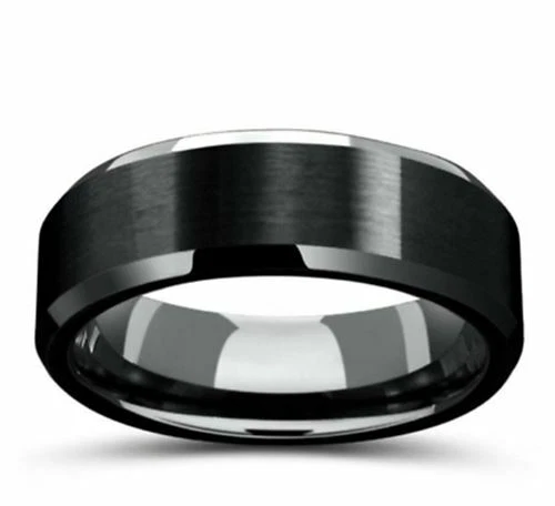 Grabado Gratis - Anillo de Alianza Biselado de Titanio y Cerámica Negra de 8 mm Foto 3 de 4