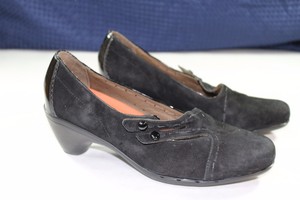 clarks unstructured pumps