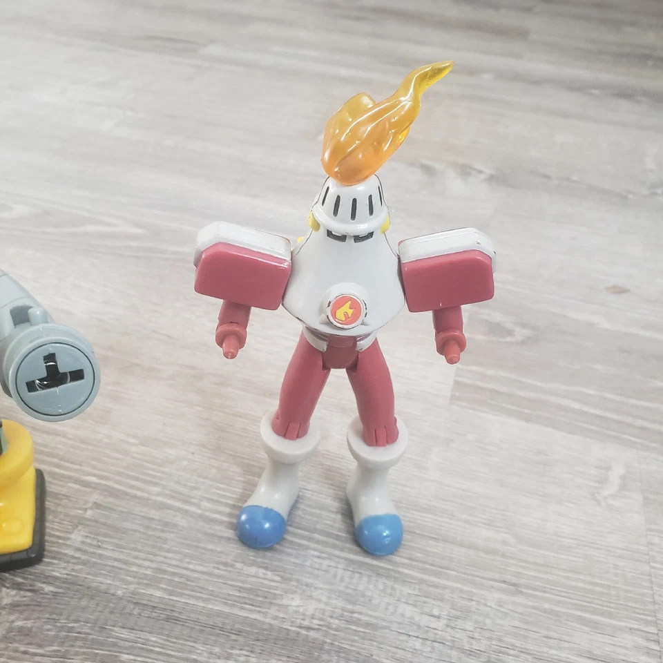 Figuras MagnetMan TorchMan TorchMan 2004 Capcom Mega Man NT Warrior GutsMan para piezas Foto 2 de 4
