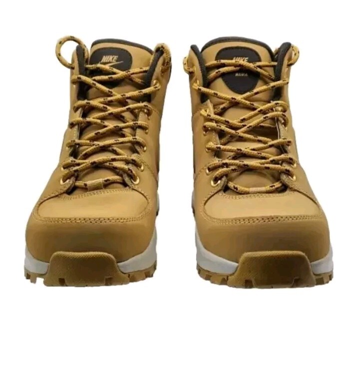 Nike Mens Manoa Leather Boots Size 8.5 Water Resistant Wheat