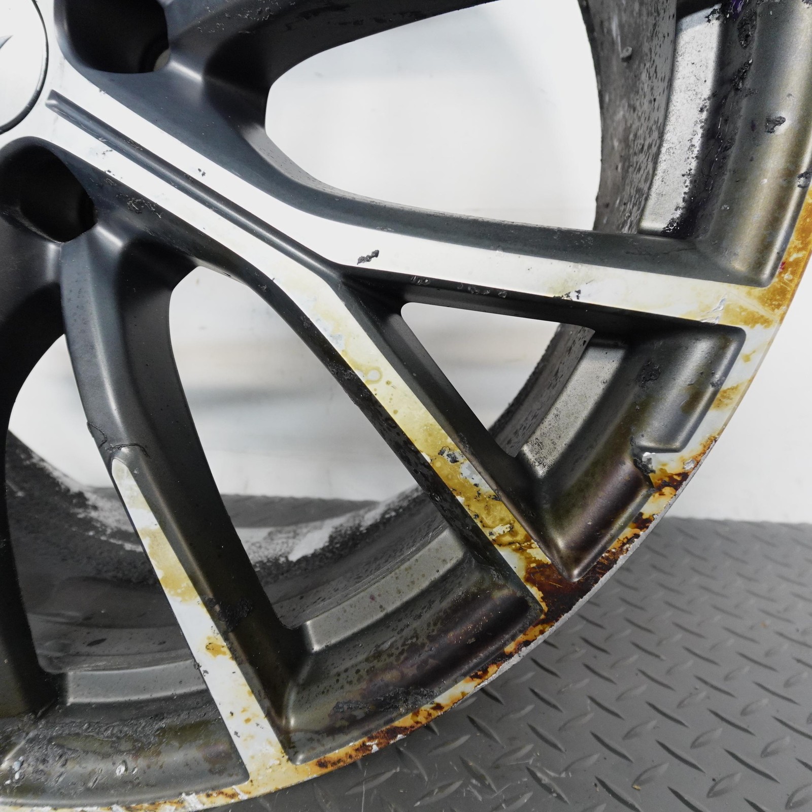 Maserati Grecale 2023-2026 FRONT Wheel P/N 670044700