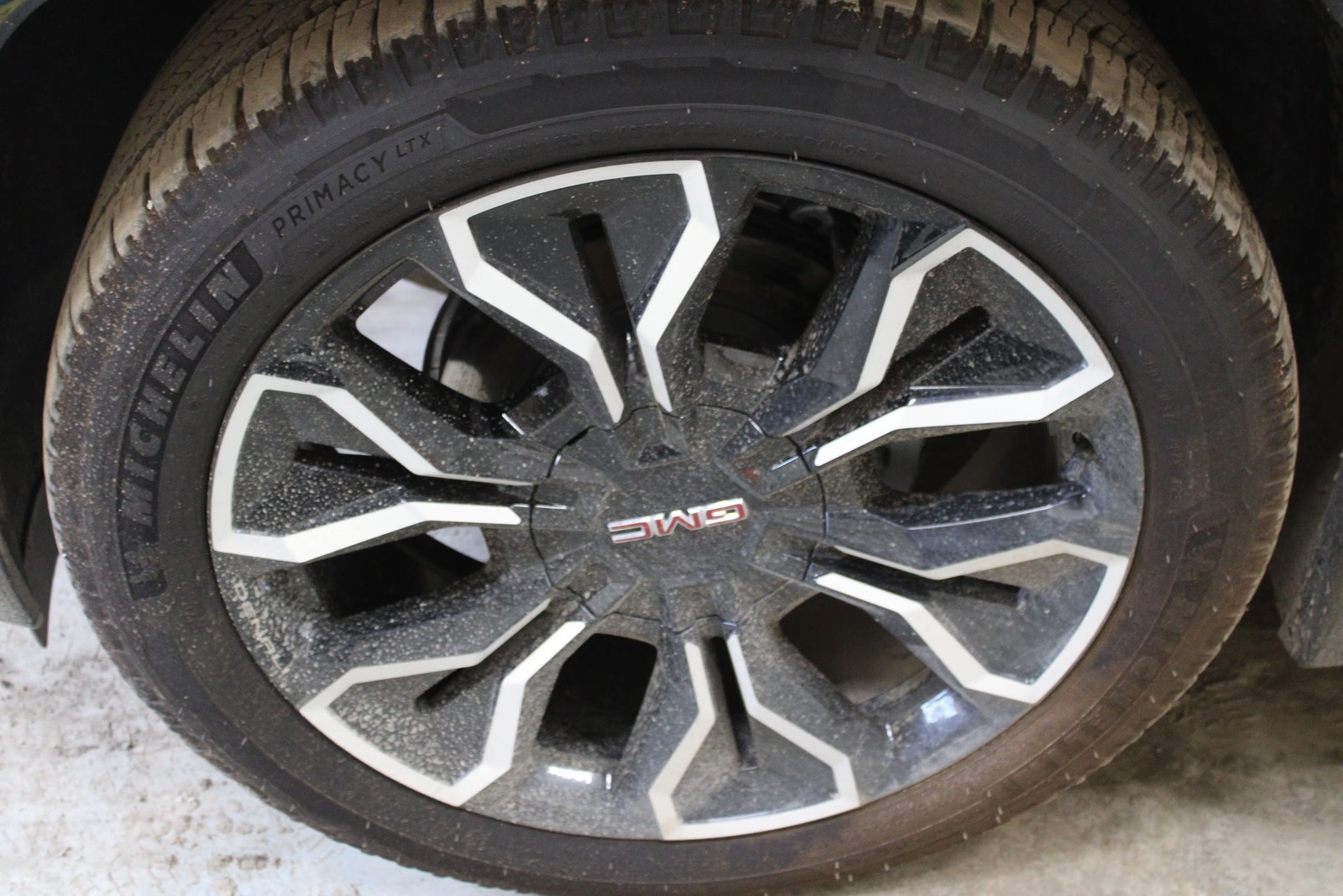 Wheel 6 Spoke 24x9 Opt Ree Fits 24-26 SIERRA DENALI EV 3234092