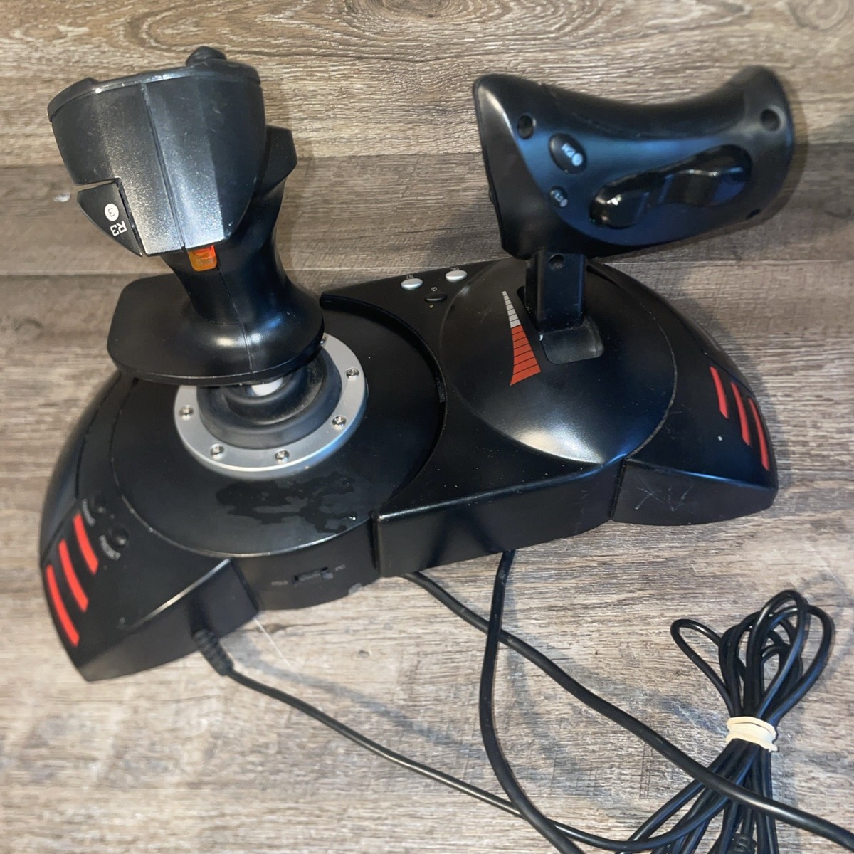 Thrustmaster T.FLIGHT HOTAS X V.2 送料込み Amazon.com: Thrustmaster T-Flight Hotas X (Compatible with PC)