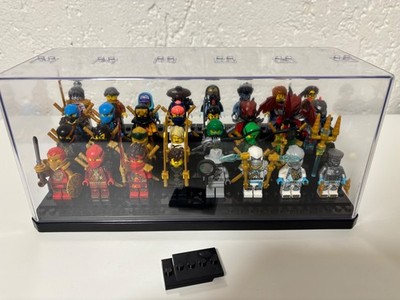 LEGO Ninjago   32 Minifiguren inkl. Display