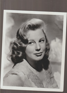 8X10 B&W PHOTO OF CLOSE UP JUNE ALLYSON