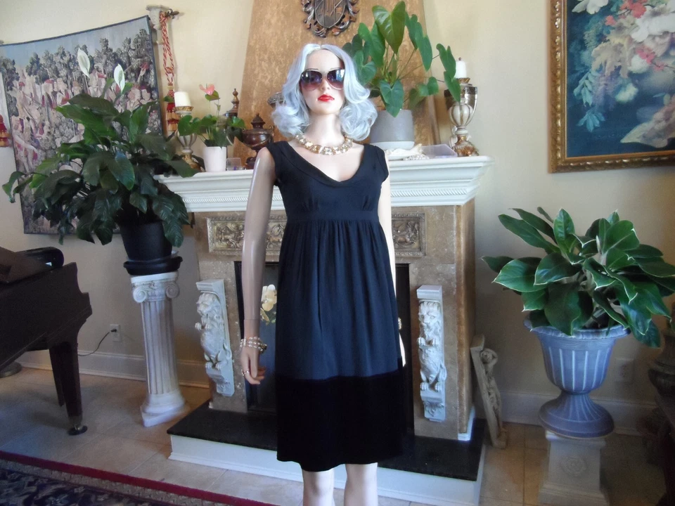 Vestido Vaina Burberry London Negro Seda Imperio Cintura con Detalle de Terciopelo Talla 2 Foto 2 de 4