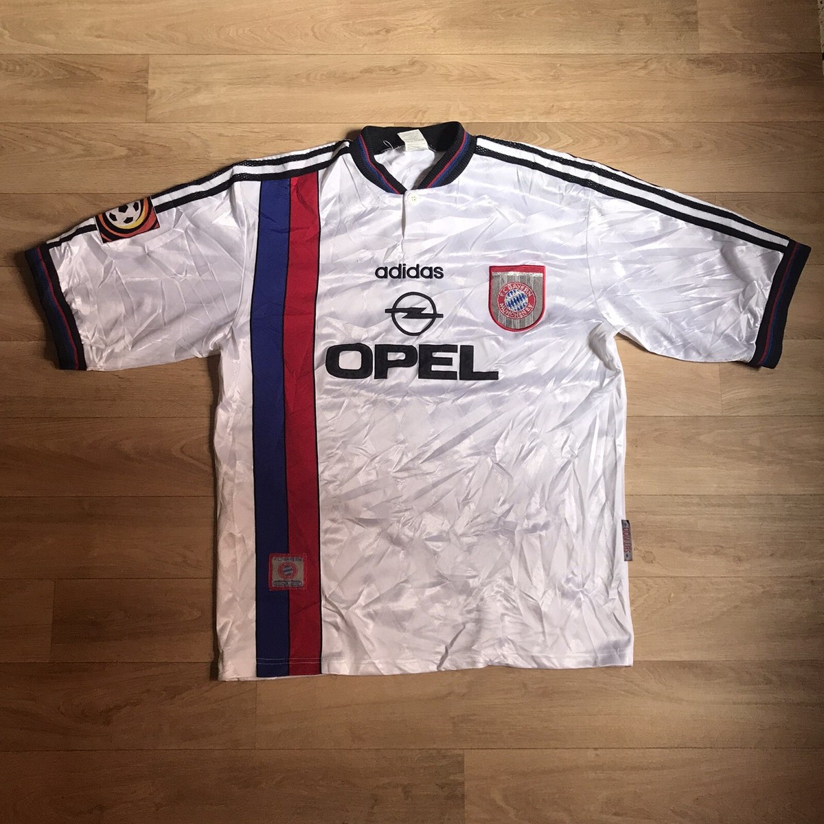 Bayern München 95/96アウェイユニ Bayern München 1995-96 UEFA Cup Final Kit