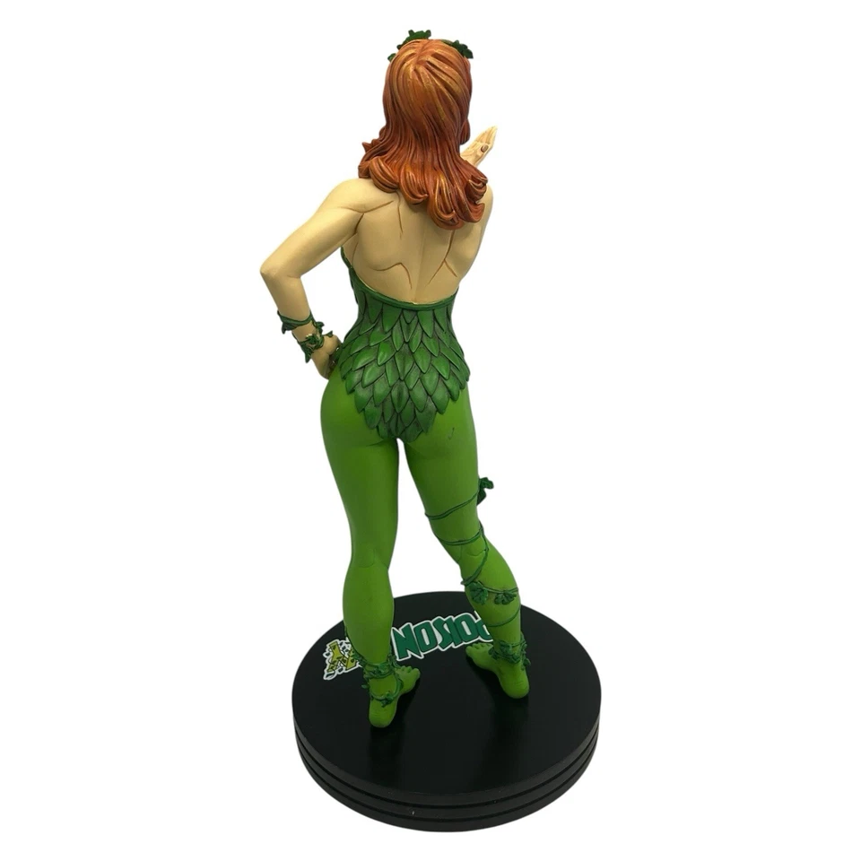 Коллекционная статуэтка DC Direct DC Cover Girls Poison Ivy Frank Cho 1:8 - Изображение 3 из 4