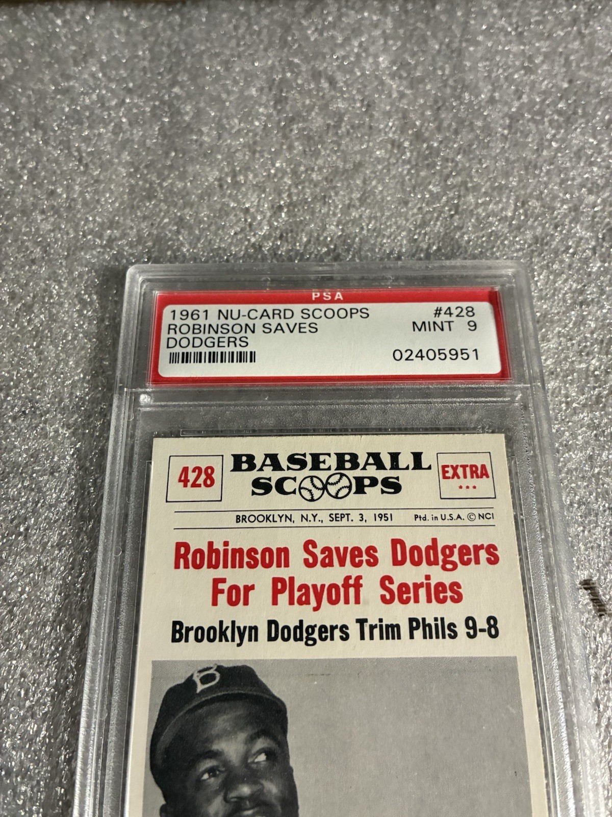 1961 Nu-Cards Scoops #428 PSA 9 Mint Robinson Saves Dodgers For Playoff Series view 2