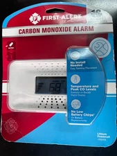 FIRST ALERT Carbon Monoxide Detector with Digital Temperature Display 8496/OB