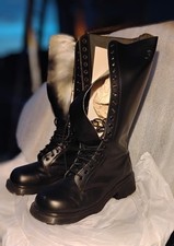 Bota Alta Dr Martens Vintage, NEGRO LISO 20 OJALES SUELA JAZZ Inglaterra EE. UU. M9/W10