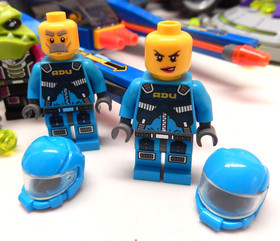 Lego 7066 Earth Defense HQ Space Alien Conquest 100% Complete