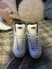 Riedell Women s figure skates size 3 1/2 white leather