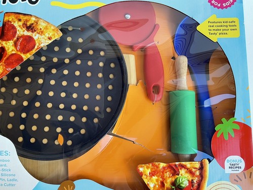 TASTY KITS PIZZA GADGET SET, INCLUDES NON- STICK PIZZA , PAN, SERVING BOARD - Picture 2 of 5