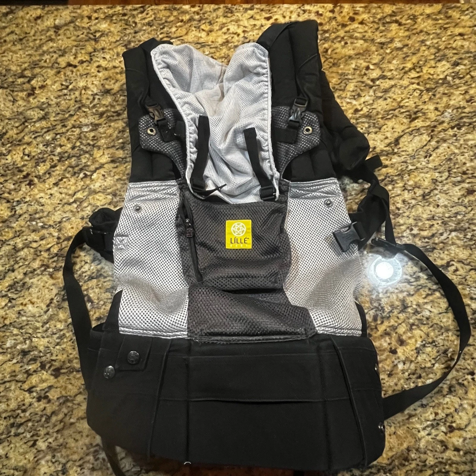 LILLEbaby Complete Airflow 6-in-1 Baby Carrier Black Silver Mesh Ergonomic
Opens in a new window or