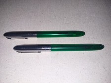 2 VINTAGE SHEAFFER GREEN FOUNTAIN PENS WITH N...