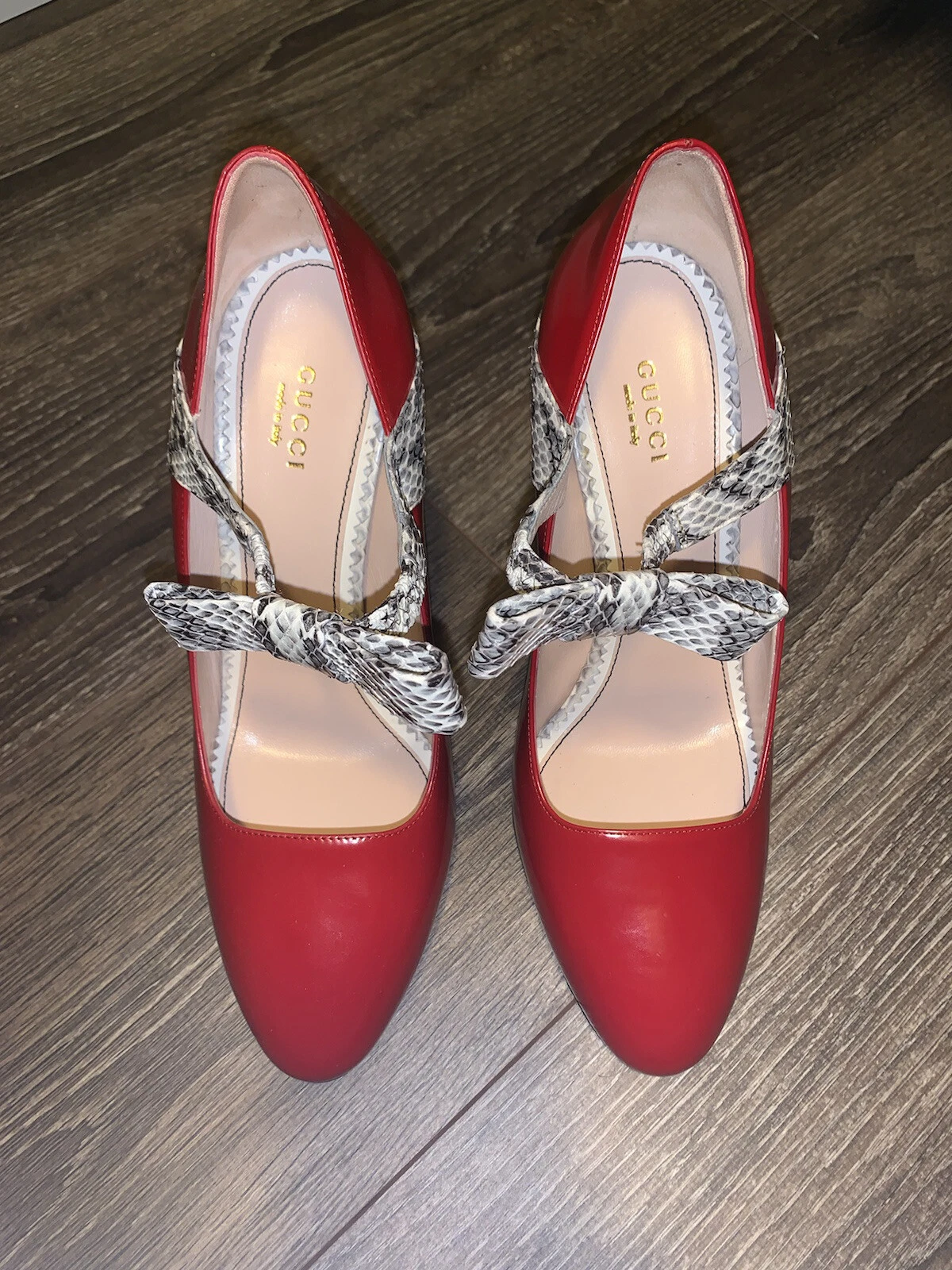 Gucci Shoes With Bow