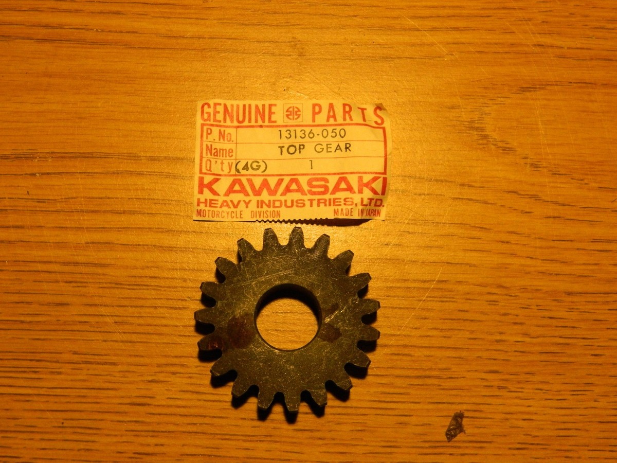 KAWASAKI NOS OEM TOP GEAR DRIVE SHFT 19T 13136-050 KX125 74-79 | eBay
