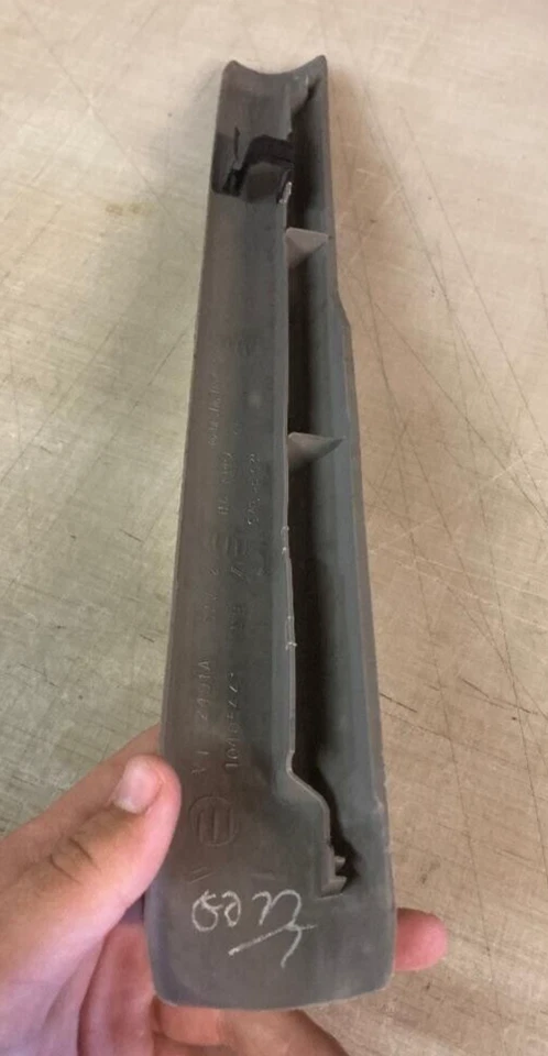 2003-2005 BUICK CENTURY ЛЕВЫЙ ЗАДНИЙ ПОРОГ ПЛАСТИНА P/N 10405441 ПОДЛИННЫЙ OEM GM ДЕТАЛЬ - Изображение 3 из 4