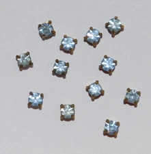 VINTAGE LIGHT SAPPHIRE GLASS RHINESTONE SEW ON EMBELLISHMENTS BEADS 32pp