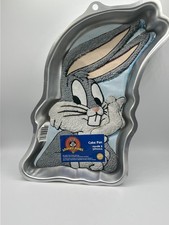 Wilton Cake Pan  2105-3204 Warner Brothers Bugs Bunny  2001 A2