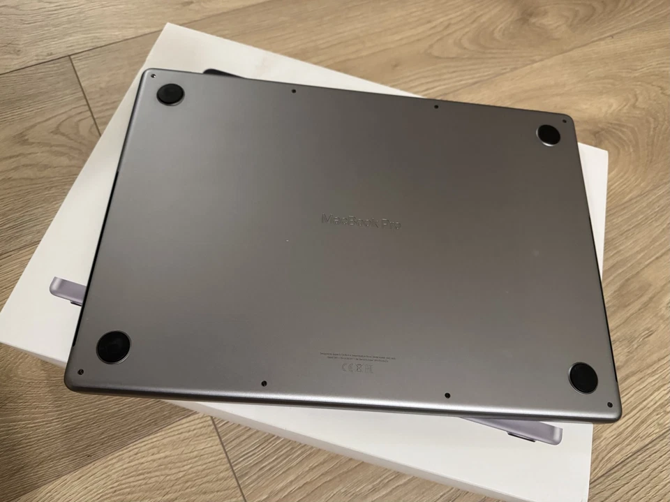 Apple MacBook Pro 16" M1 Max · 32GB · 1TB, photo 3 of 5