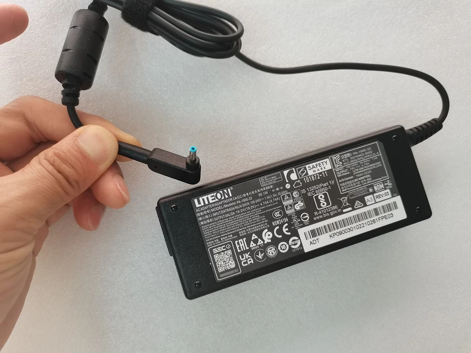 Адаптер оригинальный для Acer Acer Aspire 5 17 N22Q26 19 В 4,74 А PA-1900-32 3,0 мм 90 Вт - Изображение 2 из 4