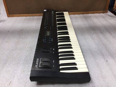 ALESIS QS6.1 アレシス シンセサイザー ケース付き ALESIS QS6.1 アレシス シンセサイザー ケース付き - メルカリ