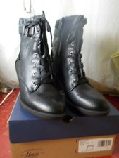 knit collar lace up boots