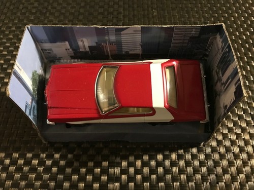 (RARE) STARKEY & HUTCH VEHICLE WITH FIGURINES OF THE CRIME FIGHTERS - Picture 2 of 12