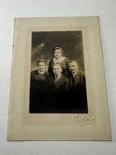CIRCA 1890'S ANTIQUE CABINET CARD OF A FAMILY PORTRAIT HUSBAND WIFE BOY GIRL