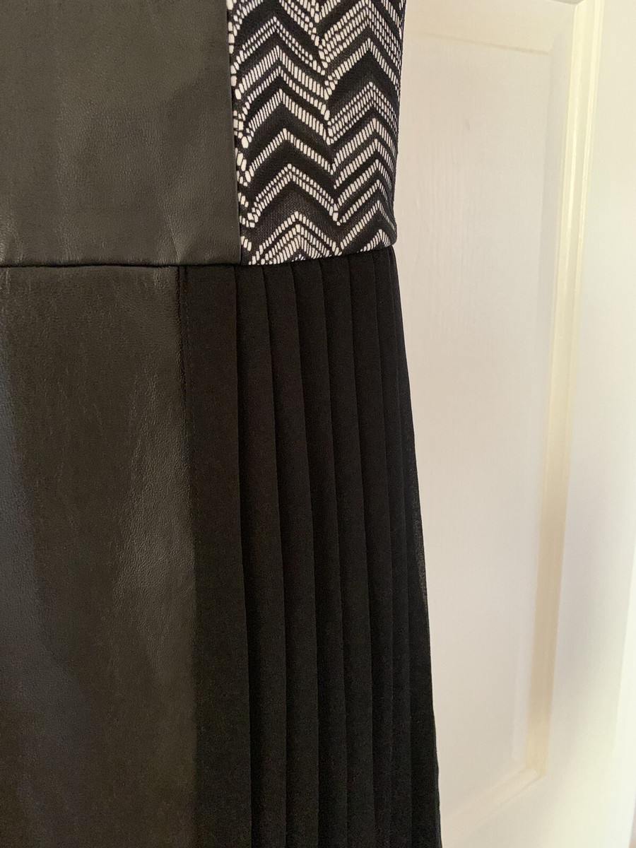 Robe BEBE Double Tricot Avec Ceinture En Cuir - Taille 00 - Neuf Avec étiquettes