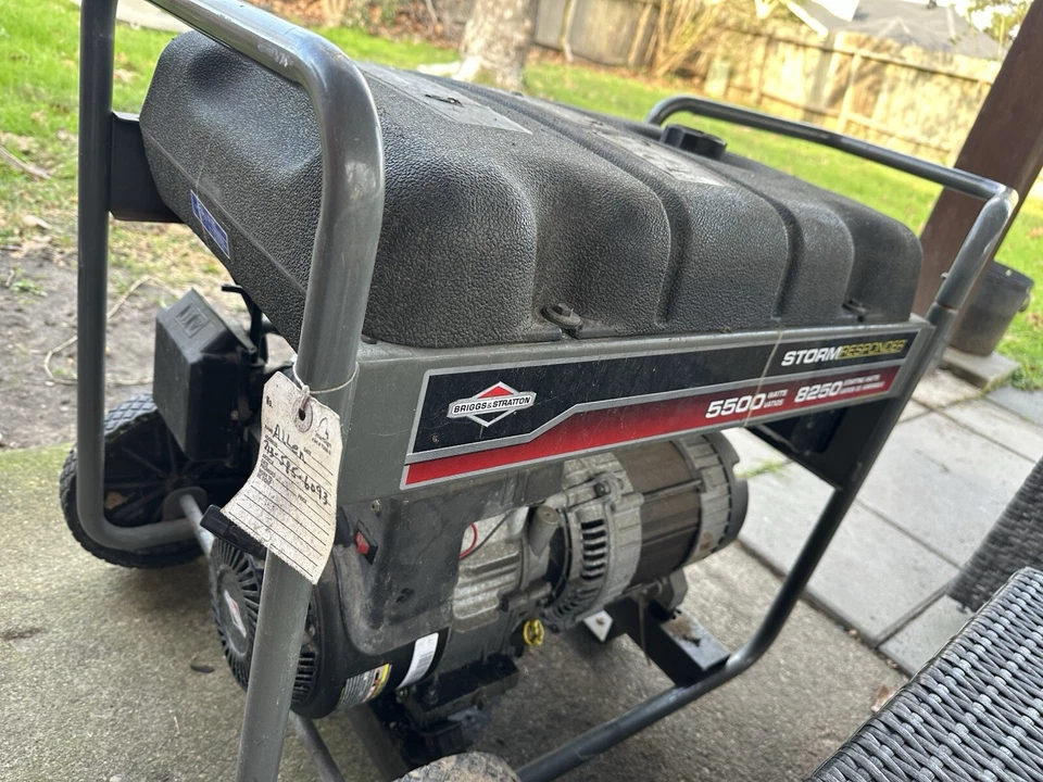 Generator  (Running Great) Briggs & Stratton 5500 W - Image 2 of 4