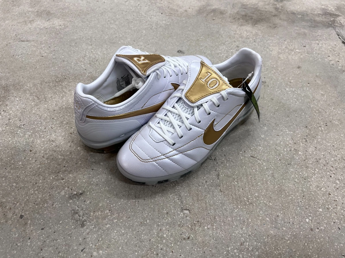 Ronaldinho x Nike Tiempo Legend Touch of Gold for Sale