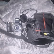 Fujifilm FinePix S1800 Bridge Camera 12MP 18x Optical Zoom Built-in Flash + Case