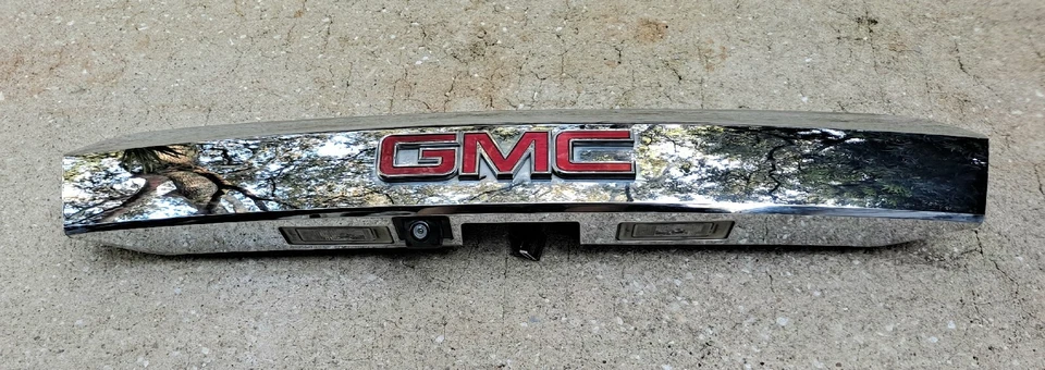 GMC Terrain Chrome Tail Lift Gate Trim with Camera 2011 2012 2014 2015 Foto 2 de 4