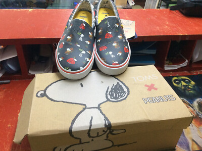 NEW TOMS Peanuts  Men s 11 Snoopy PRINT Alpargata Fenix Slip On Frost SHOES