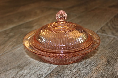 Anchor Hocking Queen Mary Pink Prismatic Ribbed Round Dome w Lid Butter Dish - Picture 2 of 10