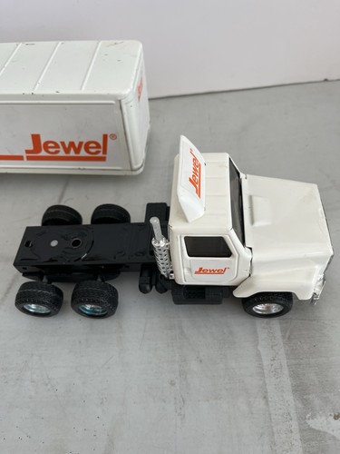 Ertl Collectibles 1/64 White GMC Cab With Trailer JEWEL - Picture 4 of 11