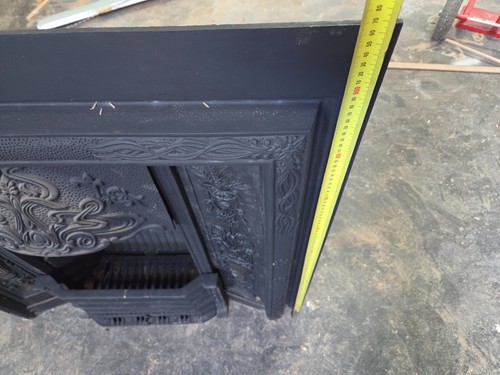 CAST IRON FIREPLACE INSERT -DISPLAY - Picture 2 of 4