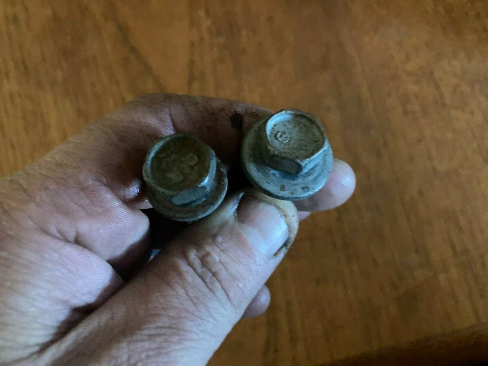 Оригинальные крепежные болты для 2 генераторов 2001-2010 Chrysler Dodge 3,8 л Grand Caravan  - Изображение 2 из 4