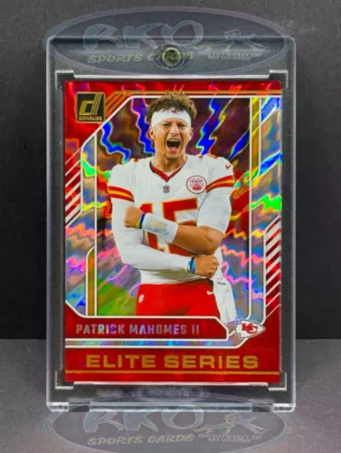Patrick Mahomes RARE HYPER REFRACTOR  INVESTMENT CARD PANINI CHIEFS MVP MINT