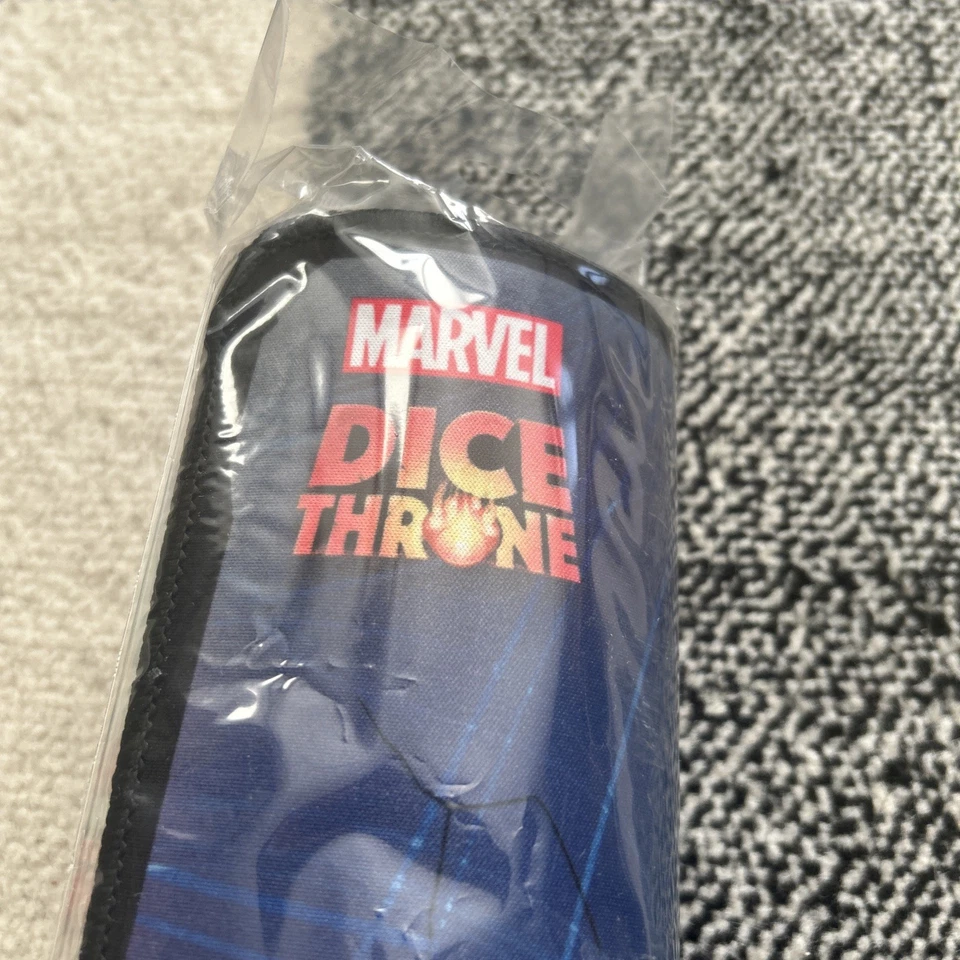 Arte de portada de tapete de juego premium Dice Throne Marvel - abierto Foto 3 de 4