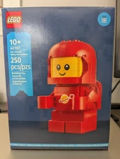 NEW LEGO Up-Scaled Baby Astronaut 40767 * NEW Sealed 250 Pieces